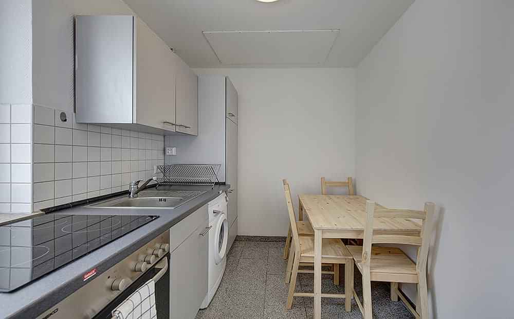 König-Karl-Straße 84, Stuttgart - Stuttgart, Germany - Kitchen