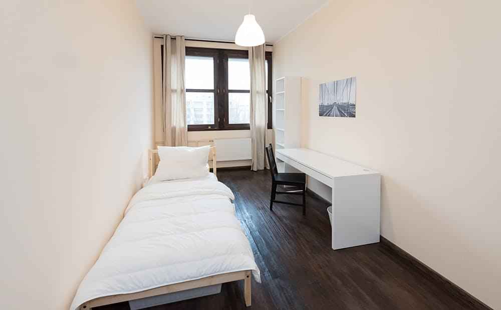 Common Area?w=400&h=260&fit=crop&q=40&auto=format&trim=auto