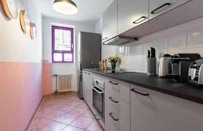 Kitchen?w=400&h=260&fit=crop&q=40&auto=format&trim=auto