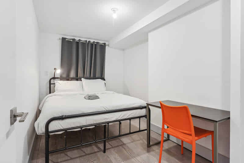 Common Area?w=400&h=260&fit=crop&q=40&auto=format&trim=auto