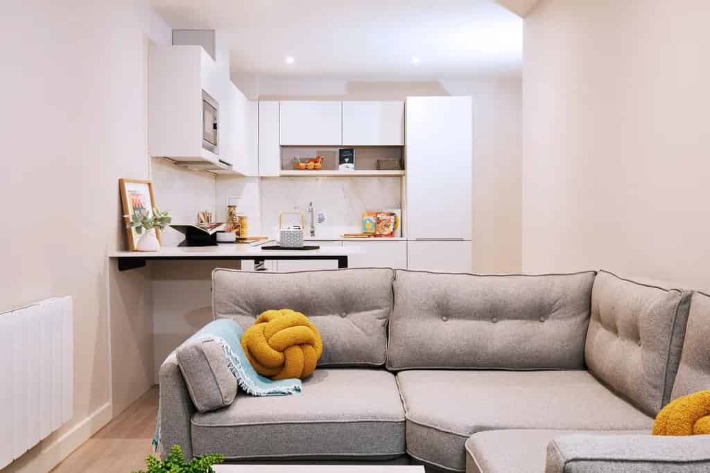 Amenities?w=400&h=260&fit=crop&q=40&auto=format&trim=auto