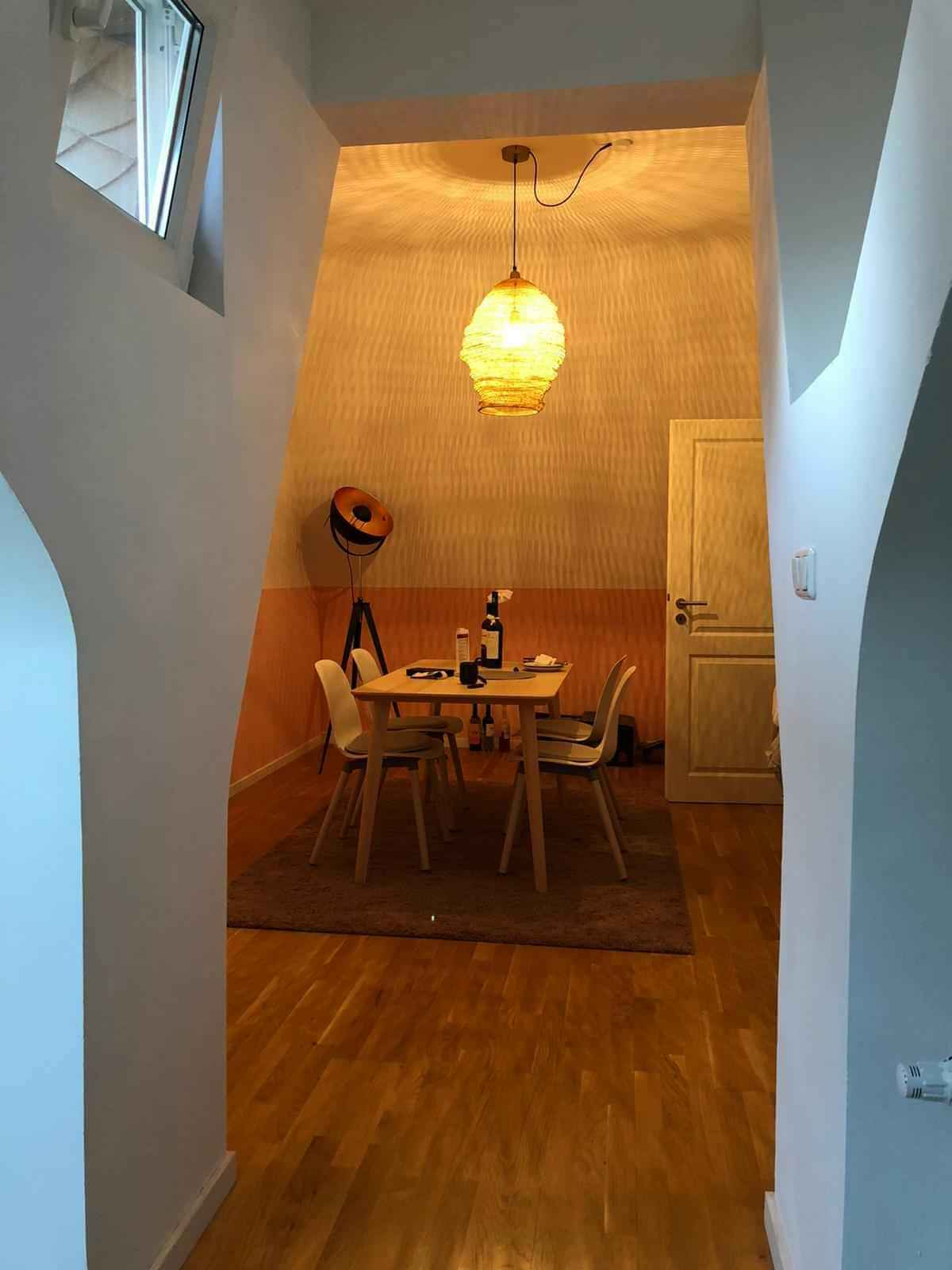 Common Area?w=400&h=260&fit=crop&q=40&auto=format&trim=auto