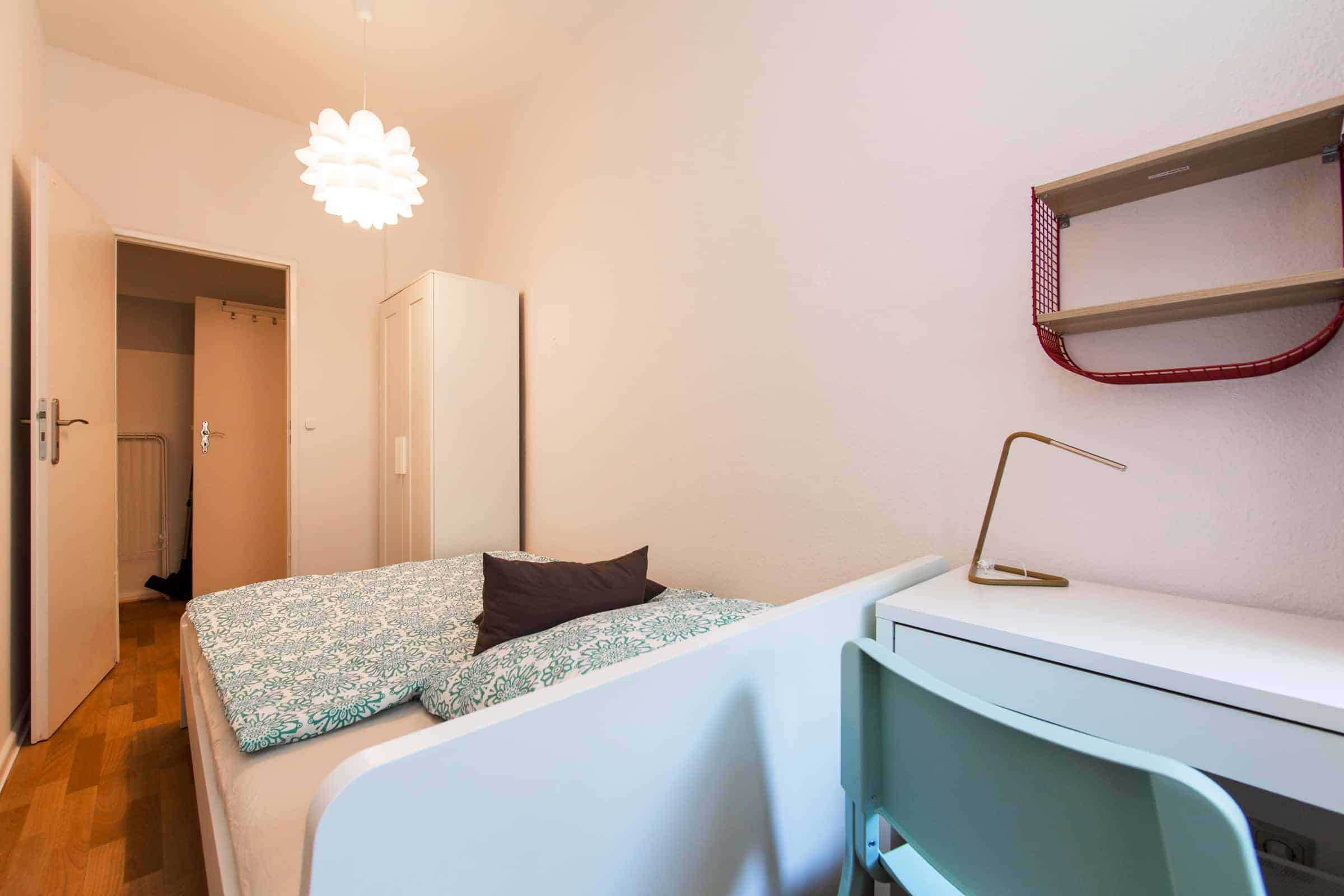 Kitchen?w=400&h=260&fit=crop&q=40&auto=format&trim=auto