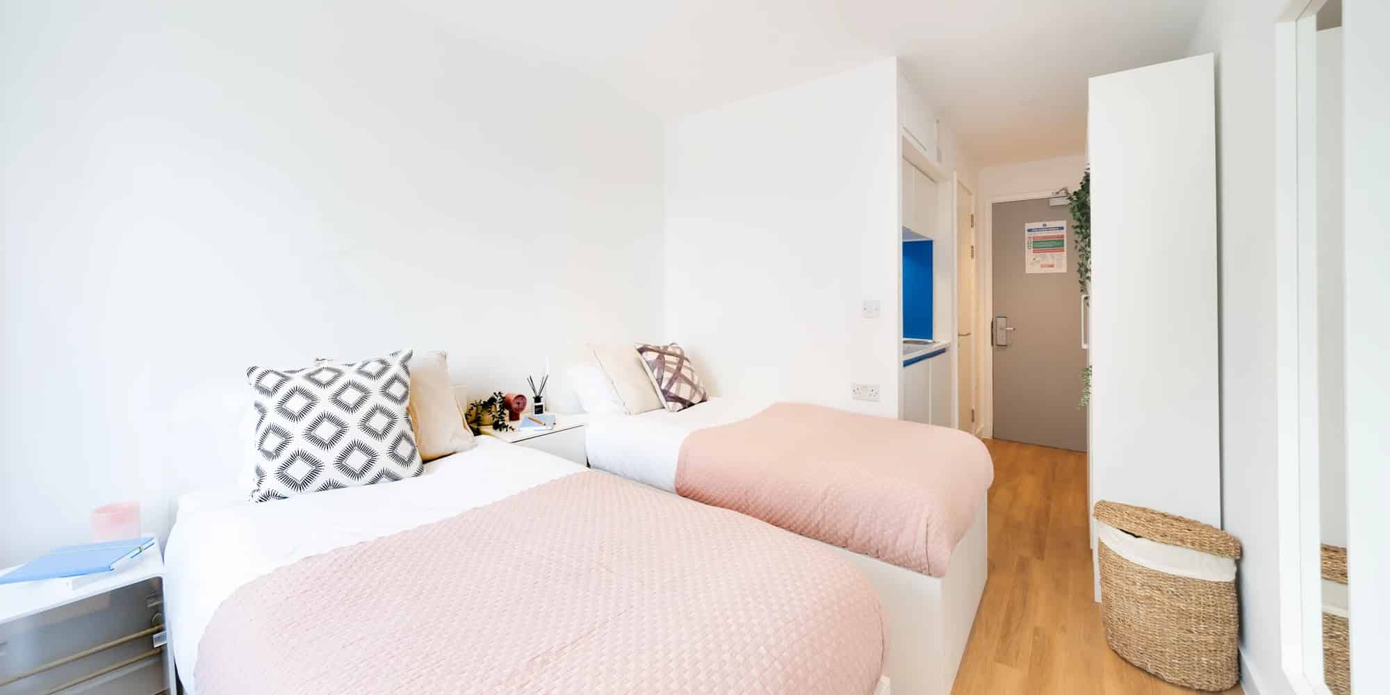 Twin Ensuite Shared Upper