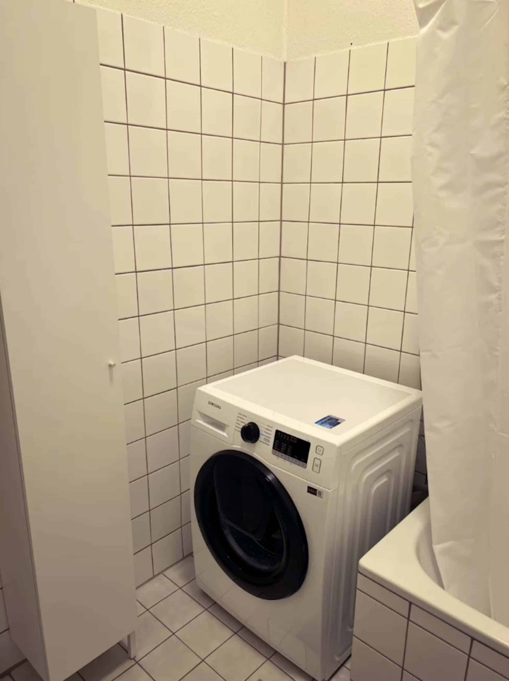 Kitchen?w=400&h=260&fit=crop&q=40&auto=format&trim=auto