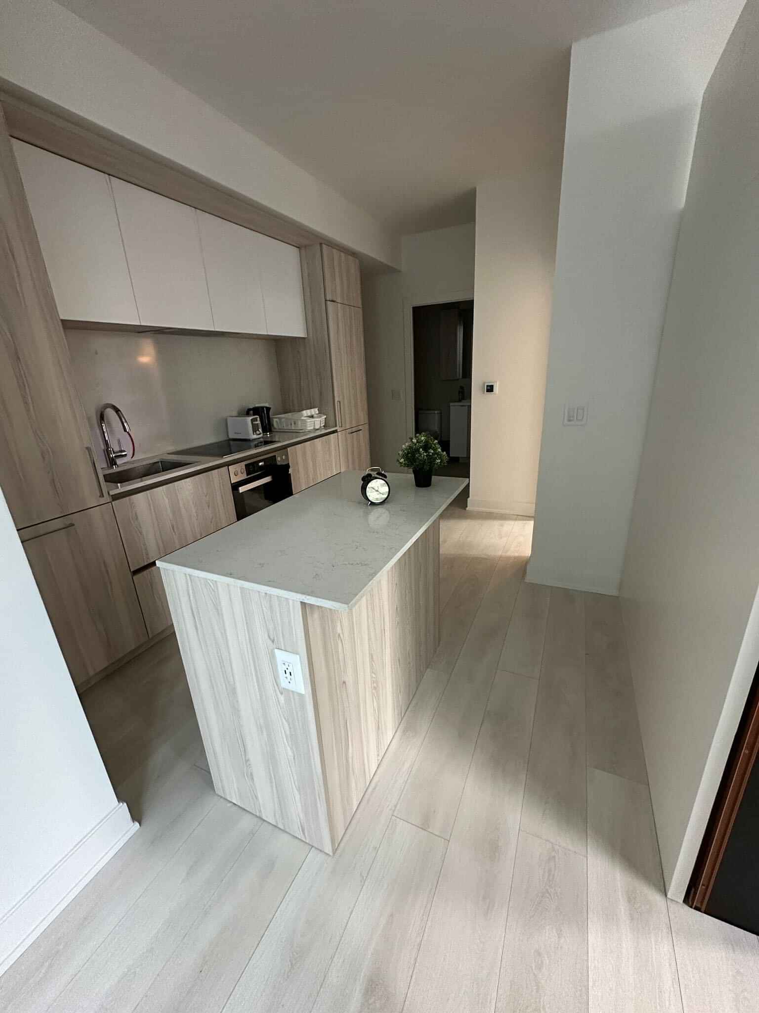 Kitchen?w=400&h=260&fit=crop&q=40&auto=format&trim=auto