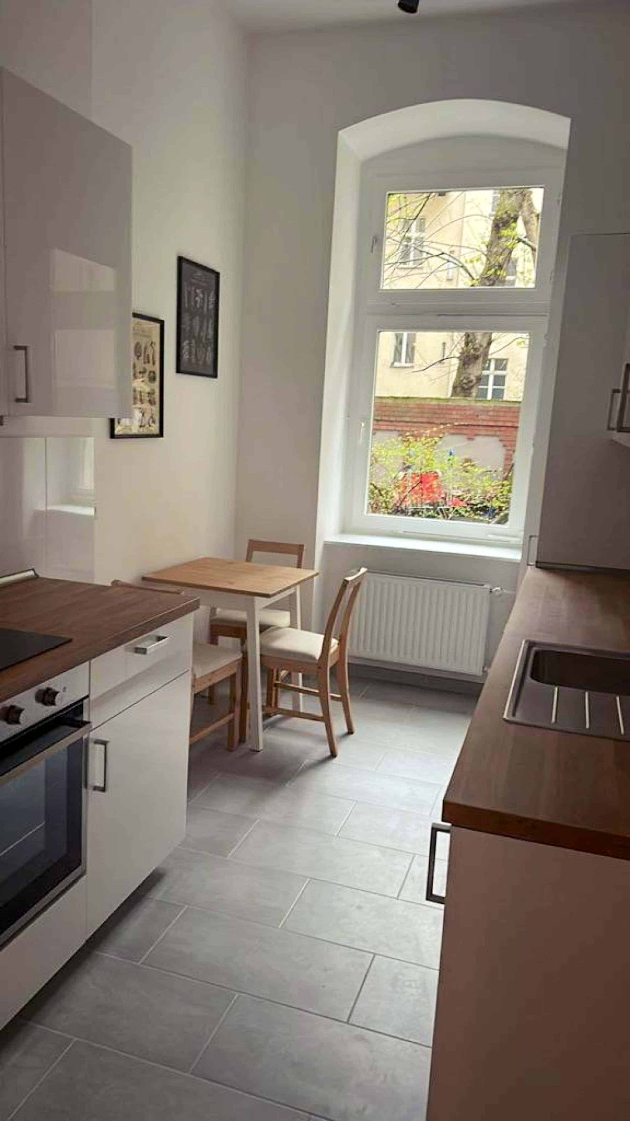 Paul-Lincke-Ufer, Berlin - Berlin, Germany - Kitchen