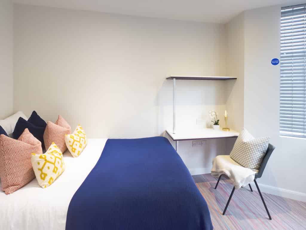 5 Bedroom 1 Bathroom Apartment - Kitchen?w=400&h=260&fit=crop&q=40&auto=format&trim=auto