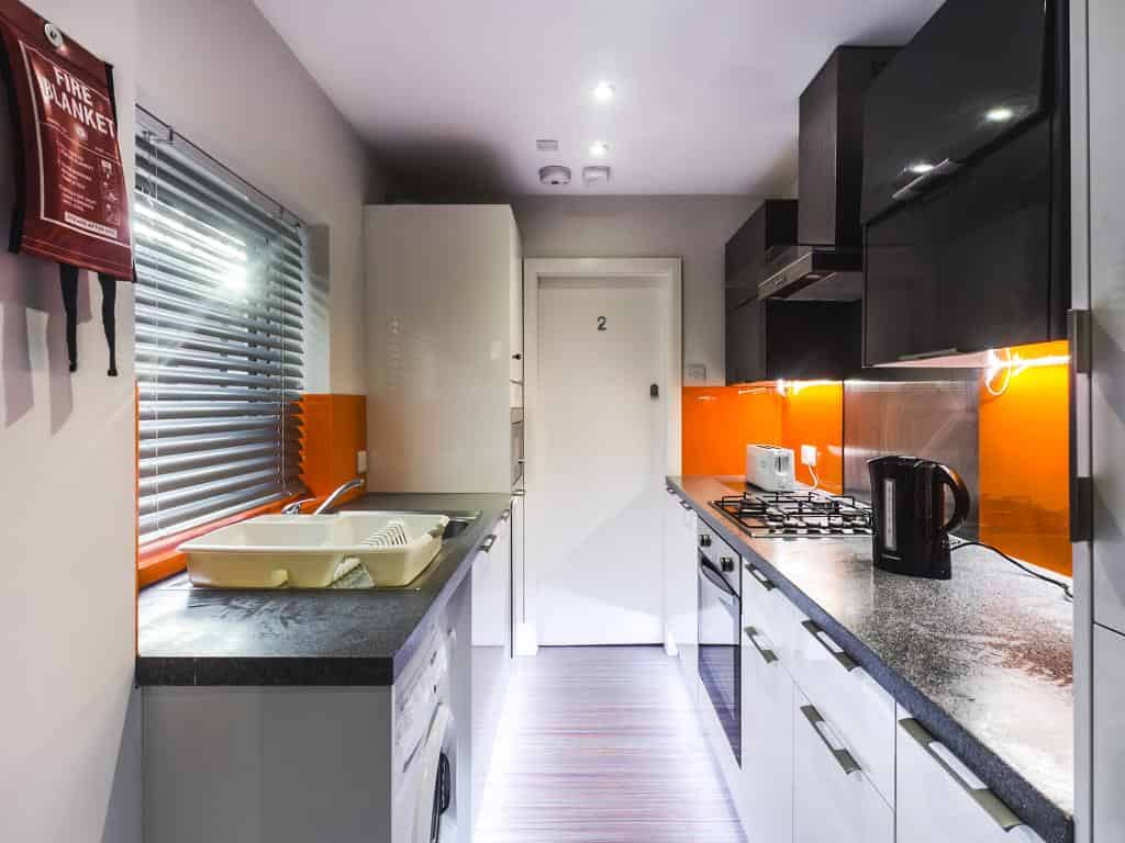 Room in a 4 Bedroom Apartment, 42 Watford Street, Stoke-on-Trent ST4 2EW - Stoke-on-Trent, England, United Kingdom - Bedroom 1 - Kitchen