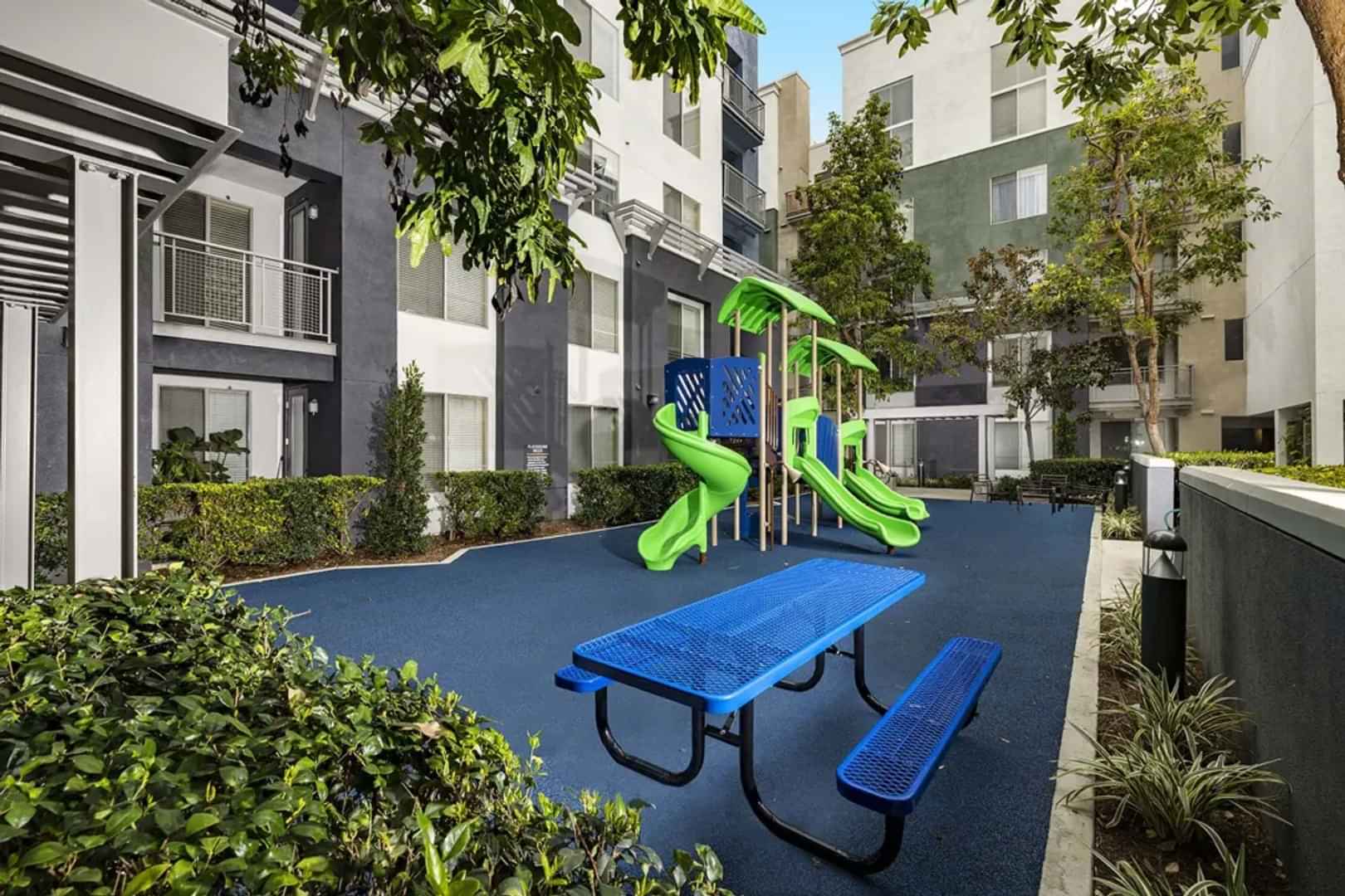 2801 Main St, Irvine - Irvine, California, United States - Amenities