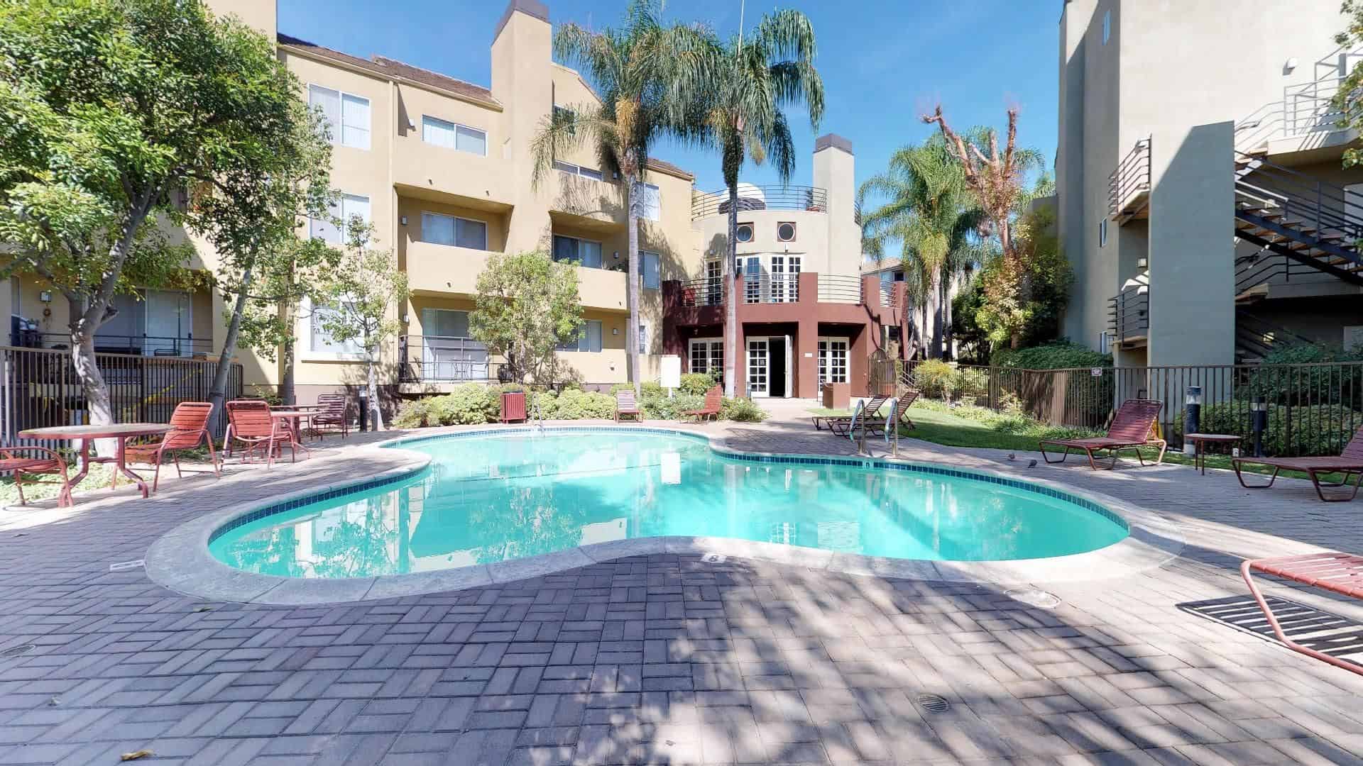 620 N Hollywood Way, Los Angeles 4