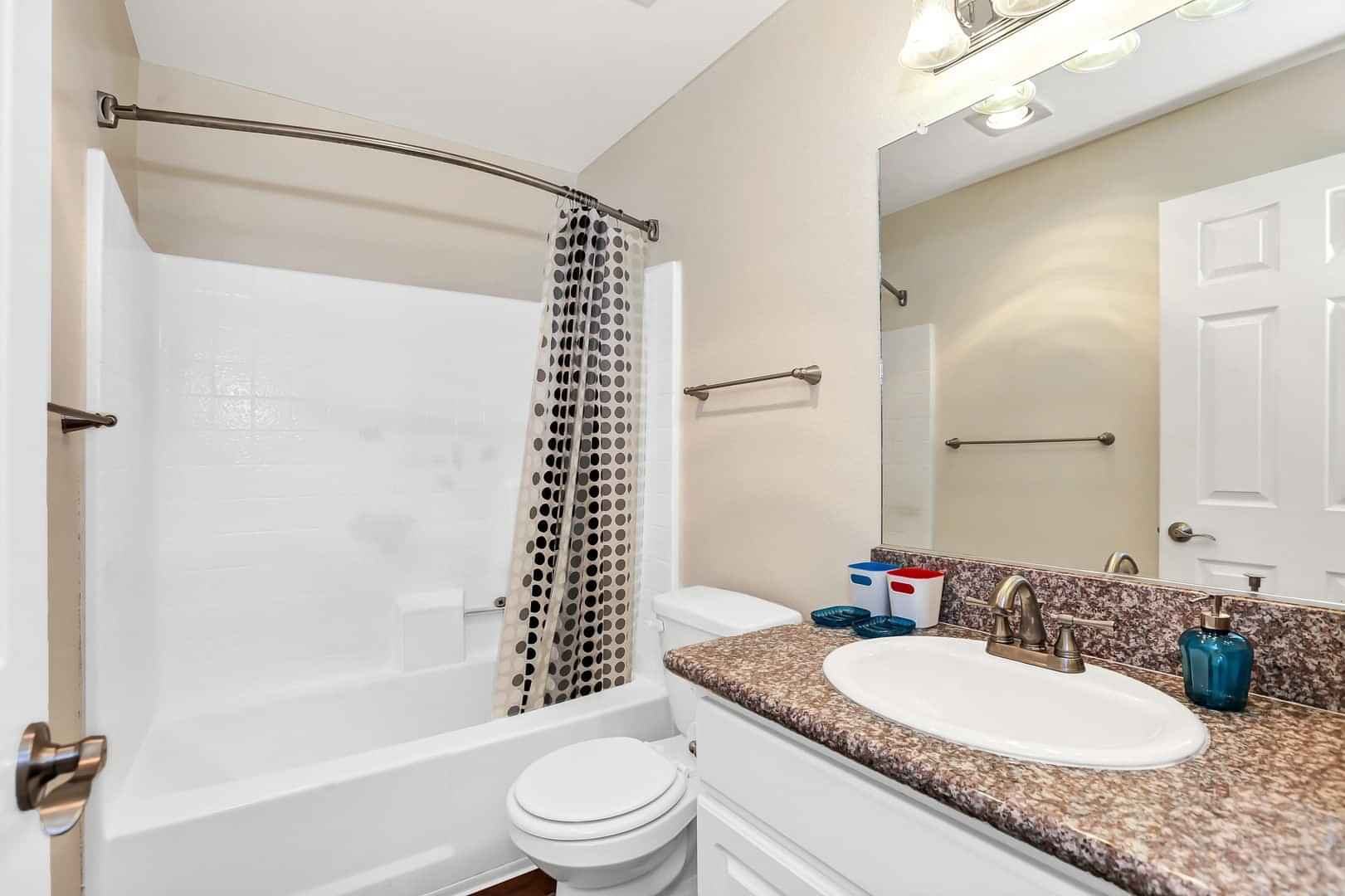 Exterior?w=400&h=260&fit=crop&q=40&auto=format&trim=auto