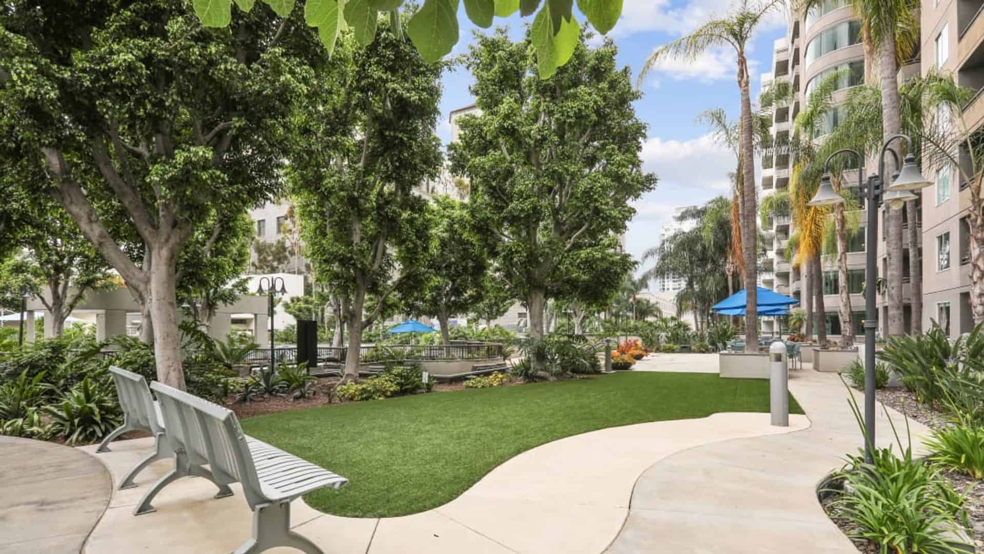 950 S Flower St, Los Angeles 2